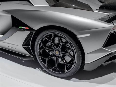 Lamborghini Aventador Roadster Grey