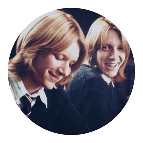 Weasley Twins Pfp 😗 Harry Potter Weasley Twins Picture Collage Wall