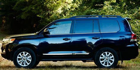 Toyota Land Cruiser Vs Lexus Lx 570 We Pick The Ultimate Japanese Luxury Suv