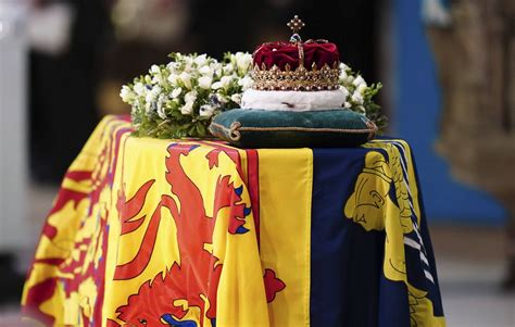 Mort De La Reine Elisabeth Ii Son Cercueil Tait Pr T Depuis Plus De