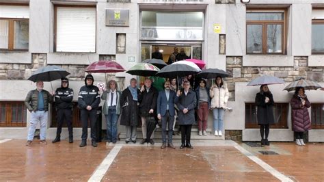 Torrelavega Guarda Un Minuto De Silencio En Memoria De Las V Ctimas Del