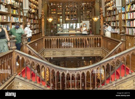 Portugal Oporto 21 07 2020 Librería Livraria Lello en Oporto el 21