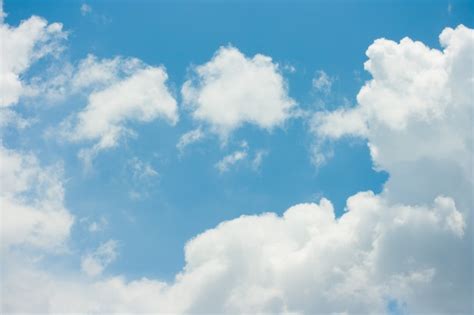 Nube En El Cielo Azul Foto Premium