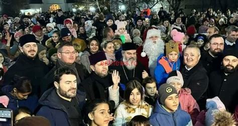 Eveniment la Episcopia Hușilor Moș Crăciun s a întâlnit cu peste 1 500