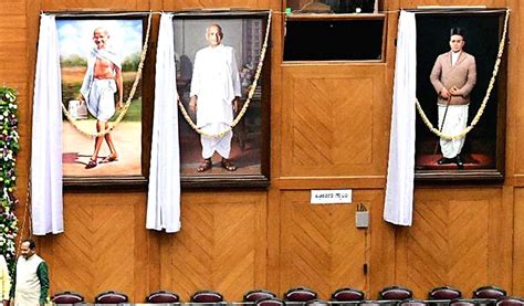 Portrait Of Veer Savarkar Along With National Leaders In The Assembly Hall