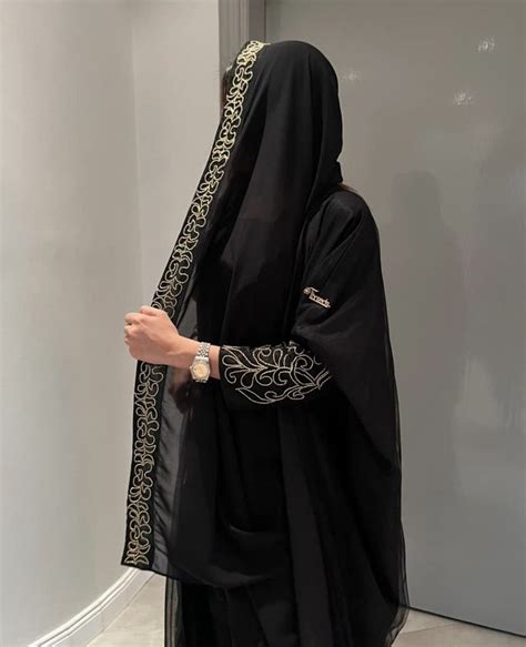 Pin By Amira Barry On Halal In Abayas Fashion Black Abaya