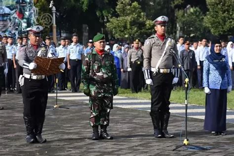 Seiring Kenaikan Gaji Besaran Thr Untuk Pns Pppk Tni Dan Polri Tahun