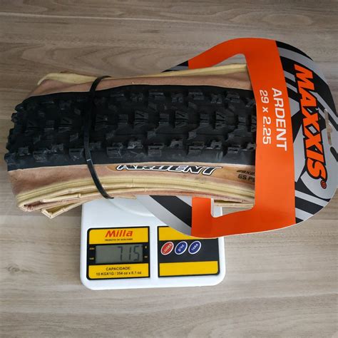 Un Pneu Maxxis X Ardent Faixa Bege