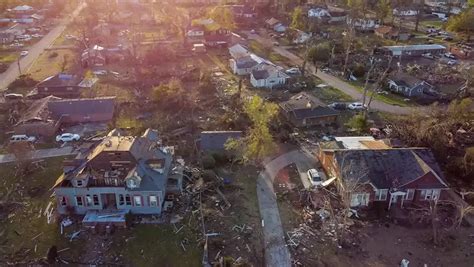 Ma Ville N Existe Plus Les Images D Chirantes Des Tornades Qui Ont