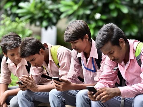 Delhi Schools Bans Use Of Mobile Phone For Students And Teachers