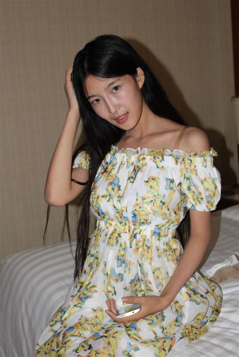 Nude Photo Set Of Chinese Model Han Qiuxue