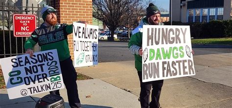 Eagles fans showed up to practice facility with more signs and a ...