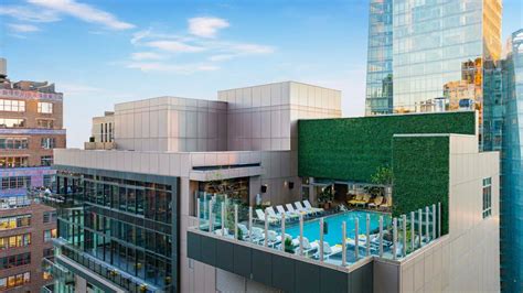 8 Best Rooftop Pools In NYC - Mommy Travels