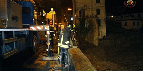 Maltempo In Lombardia Una Frana Travolge Una Casa Muoiono Due Persone