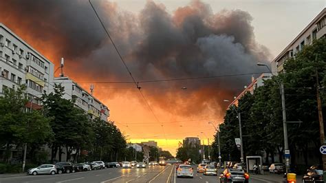 Incendiu Puternic Izbucnit Ntr O Cl Dire Dezafectat Din Zona