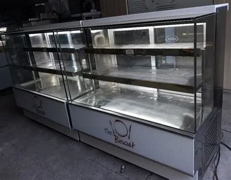 Yash SS Glass Cake Display Counters For Bakery 1 5 10 Mm At Rs 65000