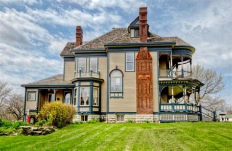 The Stunning Queen Anne Victorian Was Built In 1897 In Osceola Iowa