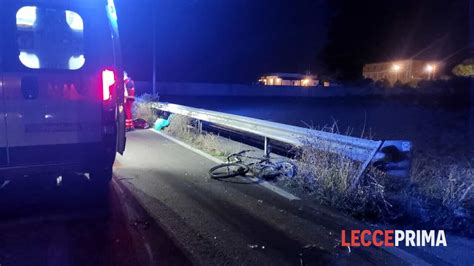 In Bici Sulla Provinciale Travolto Auto Muore Sul Colpo Enne