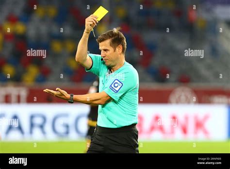 Fc D Sseldorf Vs Karlsruher Sc Bundesliga Transformando Seu