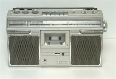 Vintage Hitachi Trk 7200hrc Portable Am Fm Cassette Stereo Boombox Ghettoblaster Vintage Radio