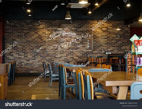 12,544 Starbucks Interior Images, Stock Photos, 3D objects, & Vectors | Shutterstock