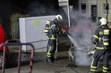 Feuerwehr Einsatz Wegen Pkw Brand In Wuppertal