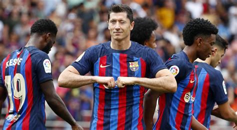 La Liga Roundup Lewandowski Scores Two More As Barcelona Beats Elche