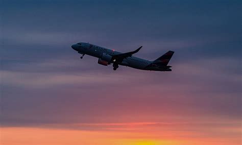 Aeropuerto Jorge Ch Vez Suspende Llegada Y Salida De Vuelos Desv An