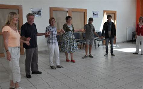 Pays Touristique Une Initiation La Danse Bretonne Le T L Gramme