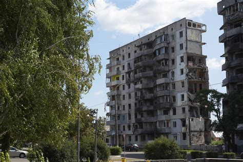 Culture Revival Amidst the Rubble of a Bombed Out Kyiv Suburb | IOM ...