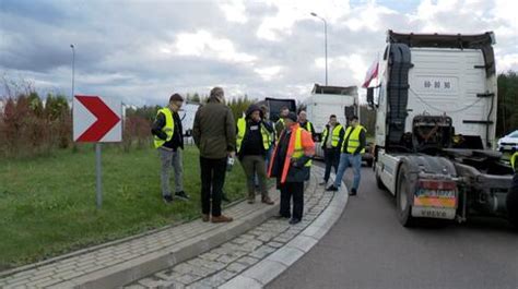 Polscy Przewo Nicy Protestuj Na Granicy Z Ukrain Zablokowali Trzy