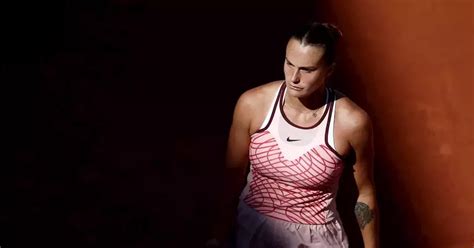 A Roland Garros la Bélarusse Aryna Sabalenka ressort du silence et dit