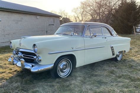 1952 Ford Crestline Victoria 1 | Barn Finds