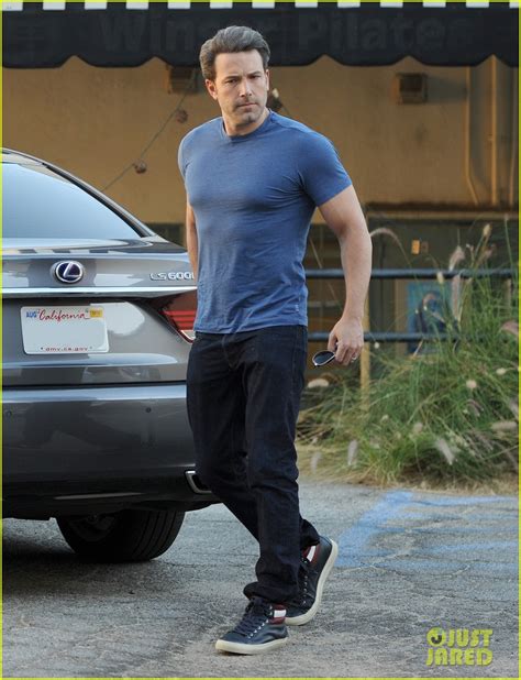 Ben Affleck S Batman Body Is Buff Beyond Belief Photo Ben