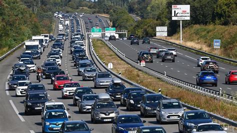 Départs en vacances Bison Futé annonce un samedi rouge sur les routes