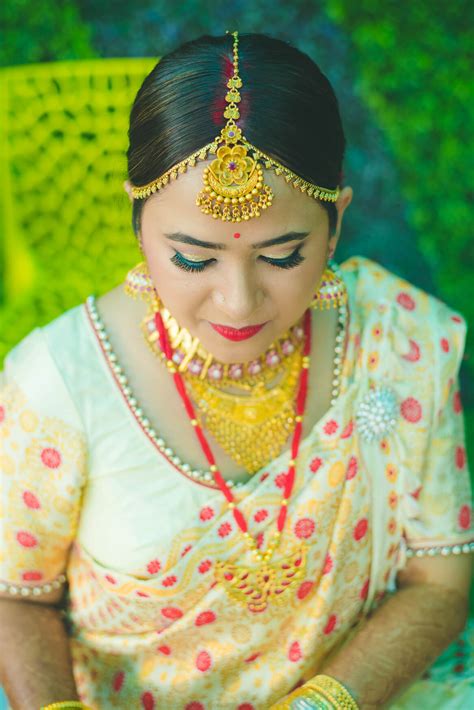 A Gorgeous Assamese Wedding With Cutesy Diy Elements