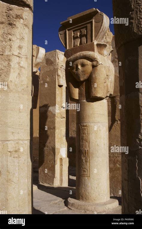 Hathor Pilares Columnas Pertenecientes A La Capilla De Hathor Templo