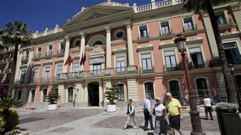 Horas extra funcionarios Murcia La Fiscalía archiva el caso del pago