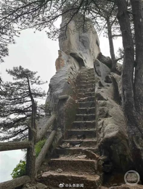 黄山飞来石遭雷击多人受伤？目击者称遇多名伤者，景区：已封闭多个景点黄山市雷击景区新浪新闻