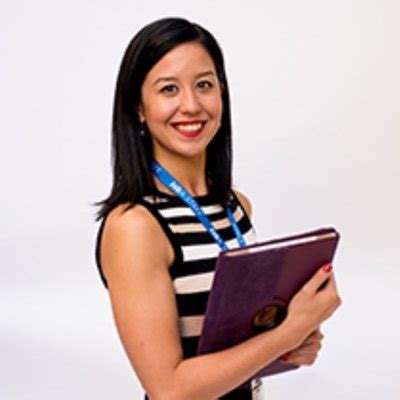 New Hot Sexy Nina Oyama Bikini Pics