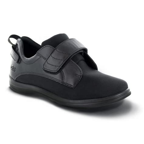 Apex Footwear Shoes - Orthopedic & Diabetic Shoes | Flow Feet