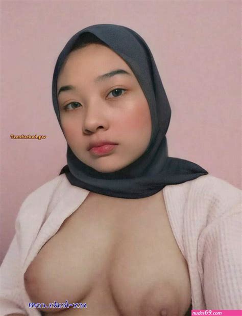 Tudung Pamer Toket Gede Nudes