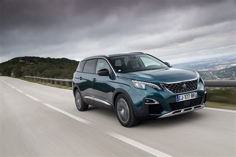 Peugeot 5008 Suv 2017 Pictures Carbuyer