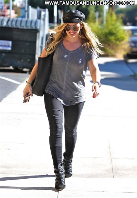 Hilary Duff High Resolution Posing Hot Celebrity Office Babe Beautiful