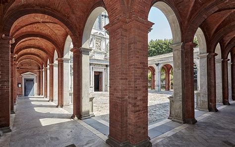 L Atrio Santa Maria Dei MiracoliSanta Maria Dei Miracoli