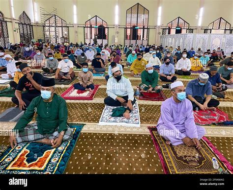 Muslim People Perform Tarawih Prayer Prayers Performed By Muslims At