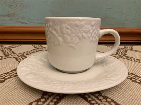 Vintage Gibson China Raised Relief Fruit Leaves Lattice Design On