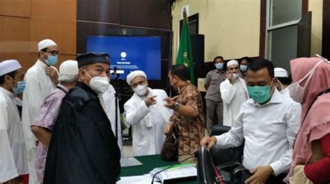 Habib Rizieq Emosi Ke Jaksa Saat Sidang Saksi Ini Kata Kuasa Hukumnya