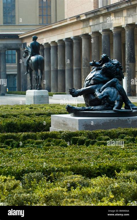 Berlin Statues Hi Res Stock Photography And Images Alamy