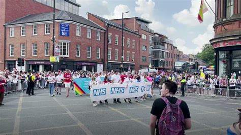 Moment Huge Applause Rings Out For Nhs And Ambulance Workers At